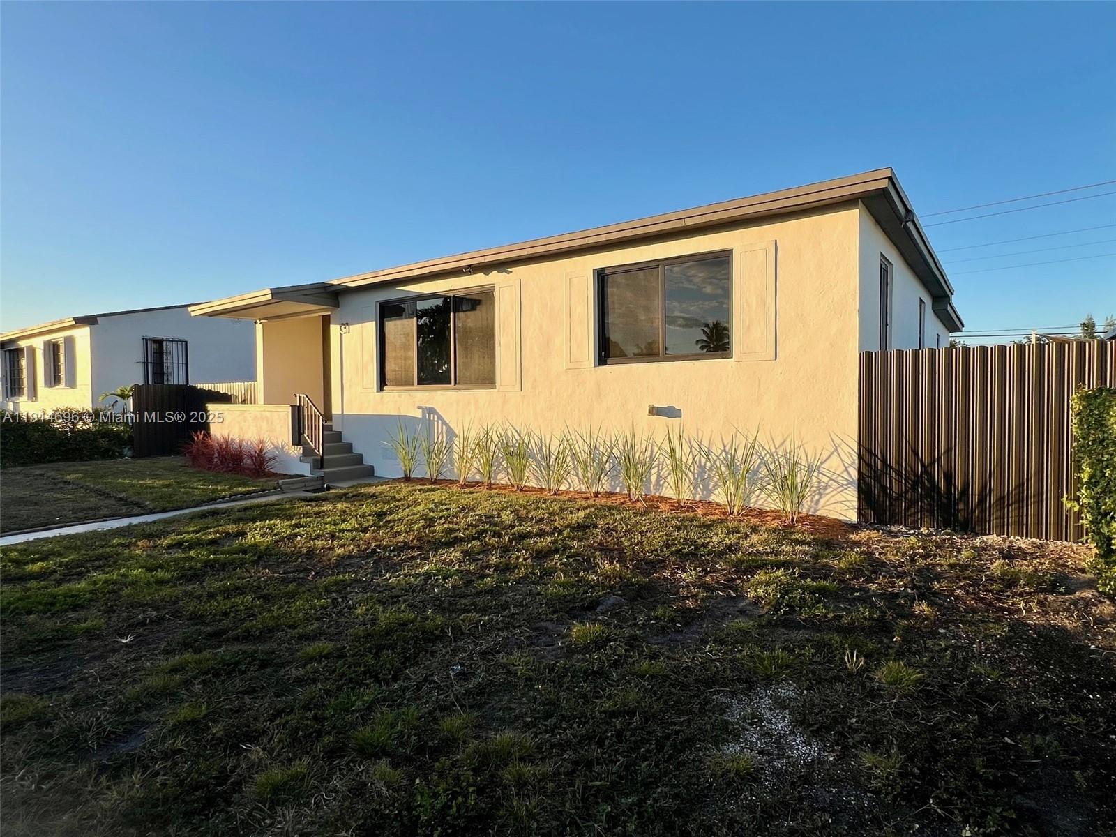 PALM ESTATES - Residential