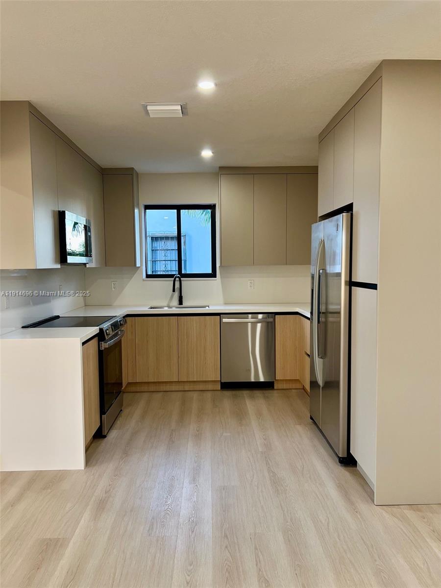 PALM ESTATES - Residential