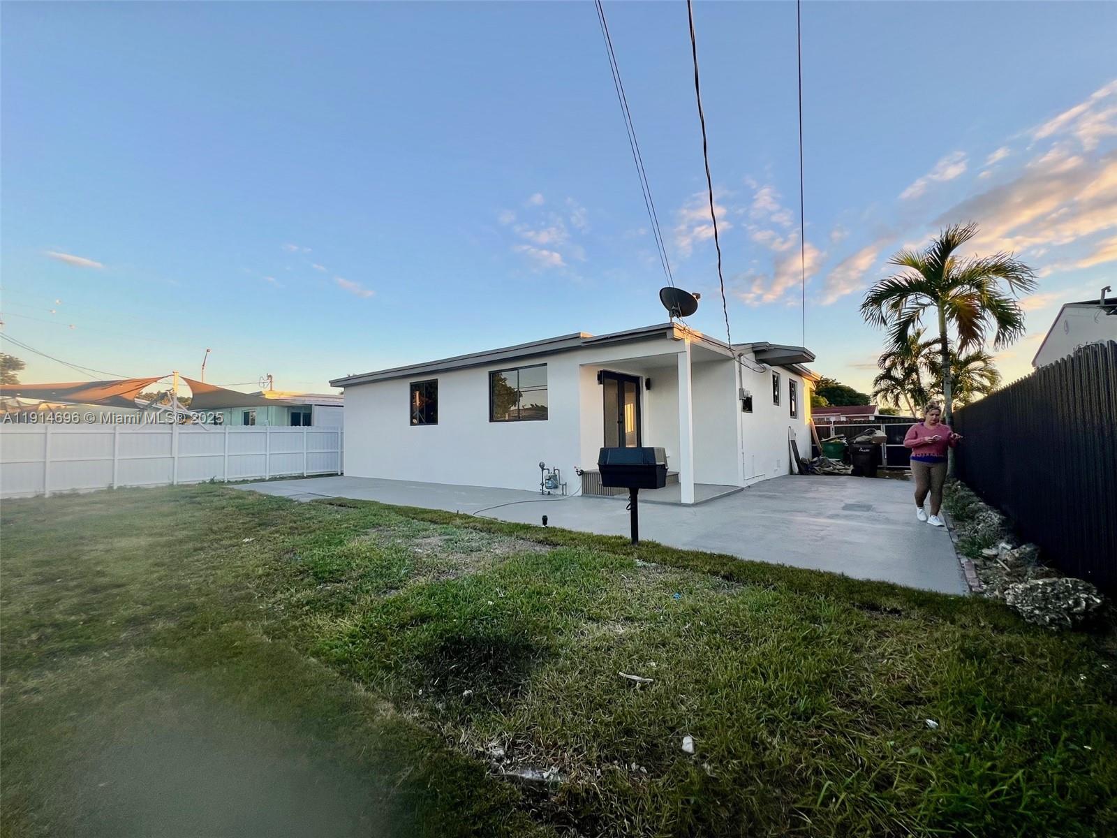 PALM ESTATES - Residential