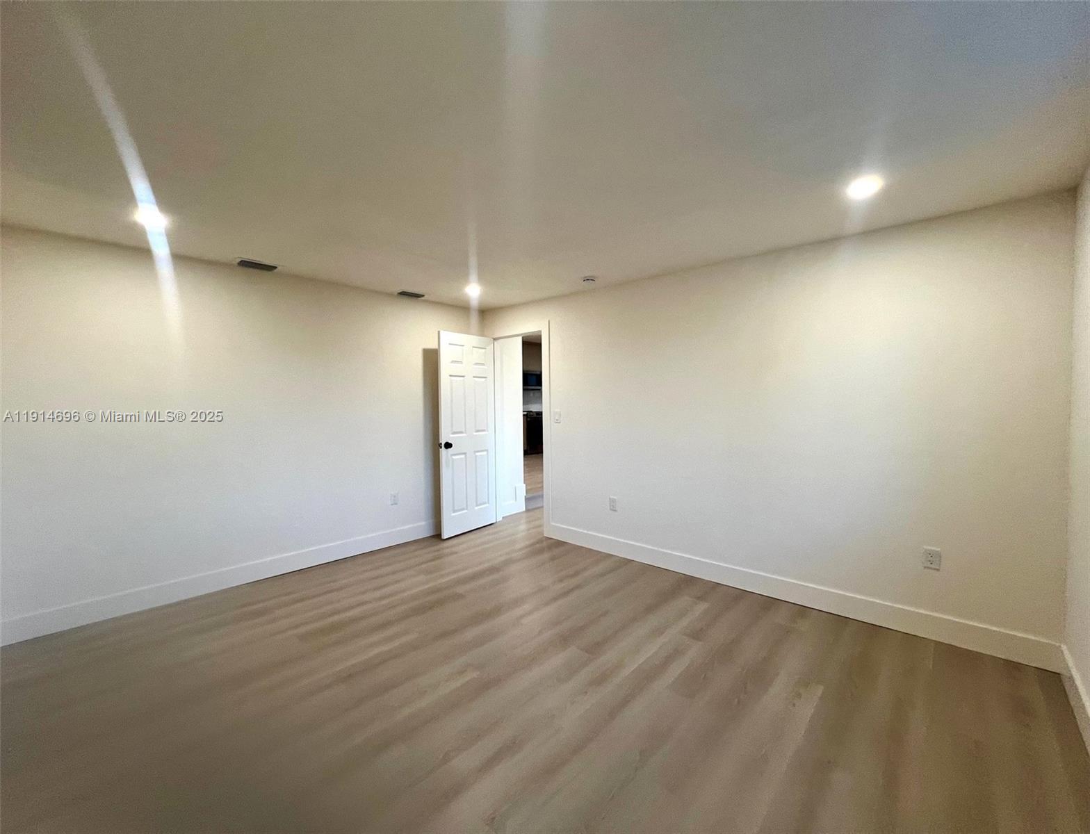 PALM ESTATES - Residential