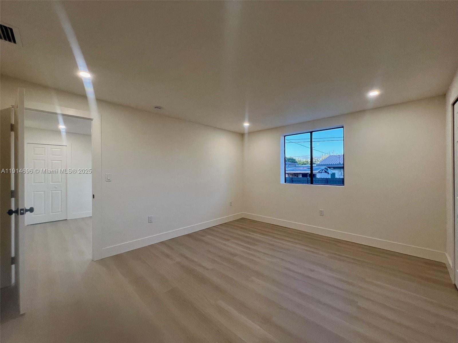 PALM ESTATES - Residential