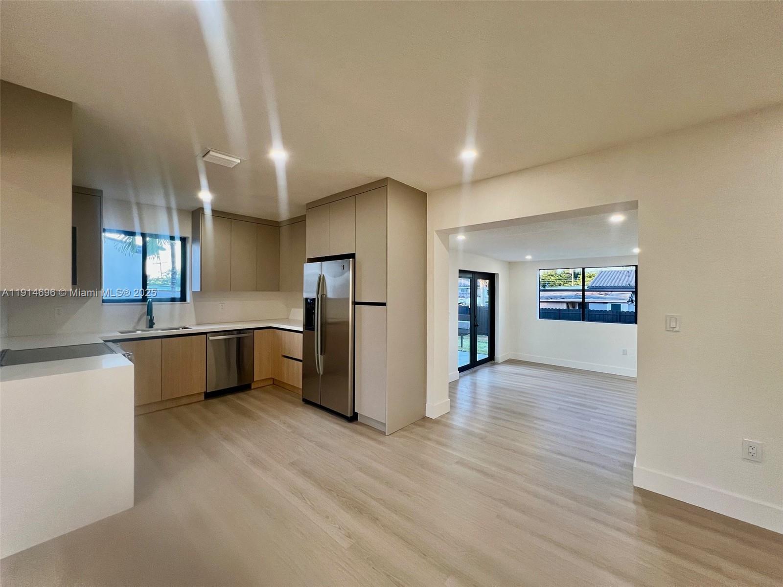 PALM ESTATES - Residential