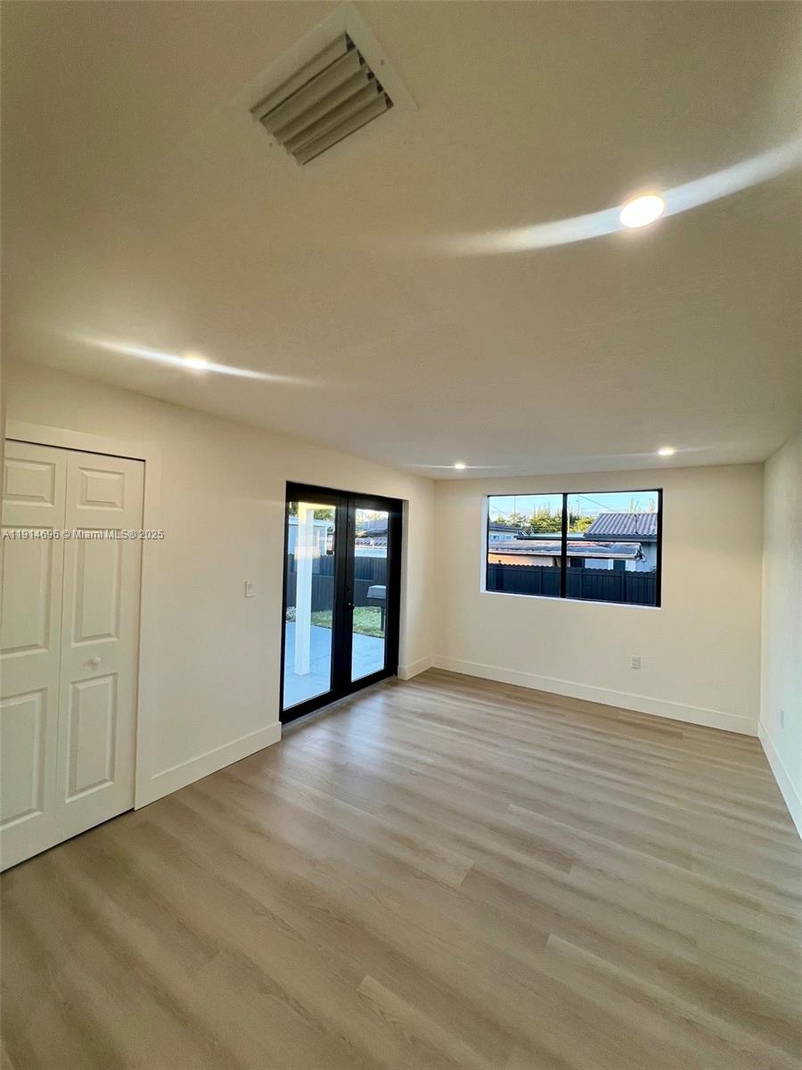 PALM ESTATES - Residential