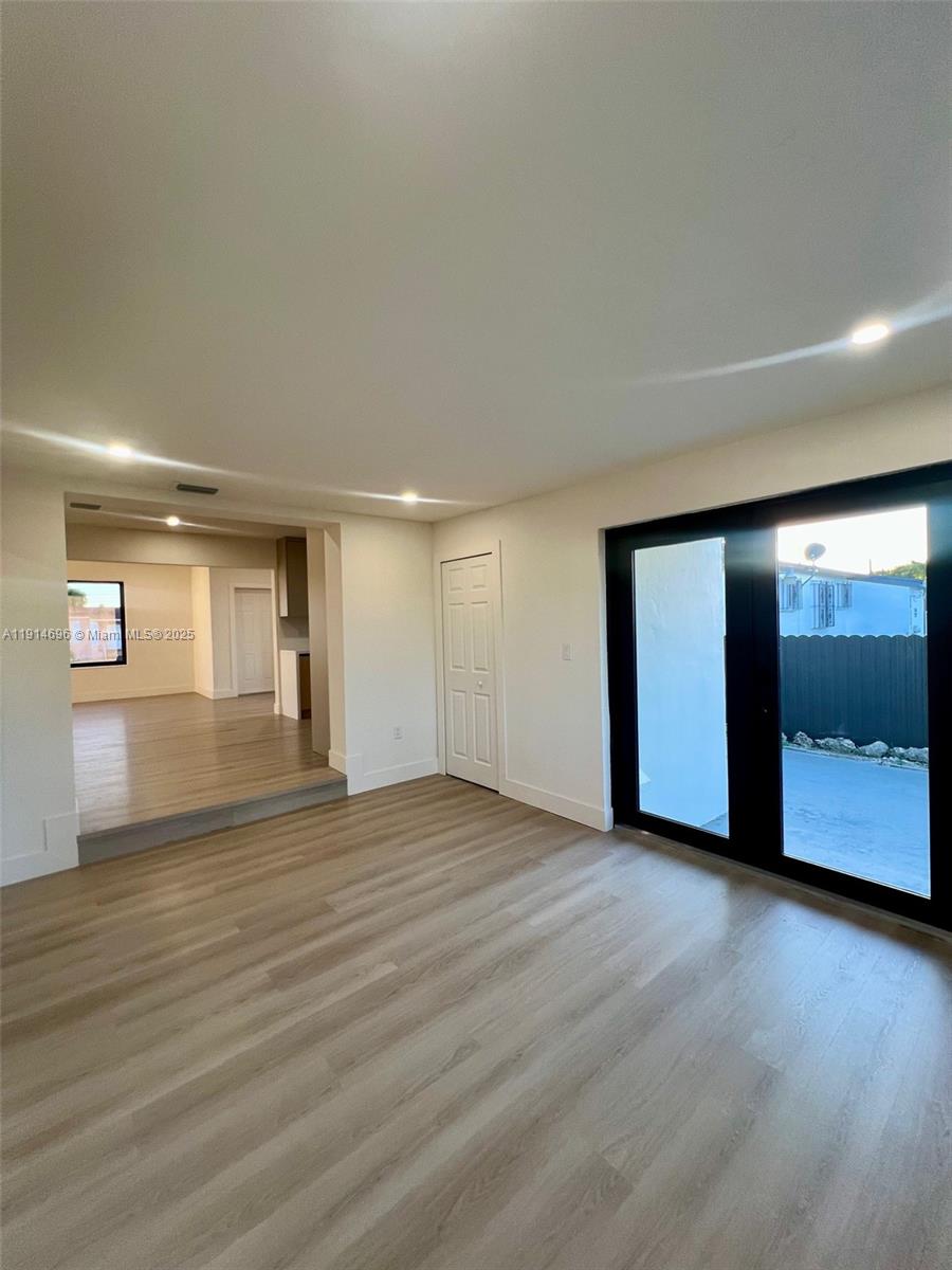 PALM ESTATES - Residential