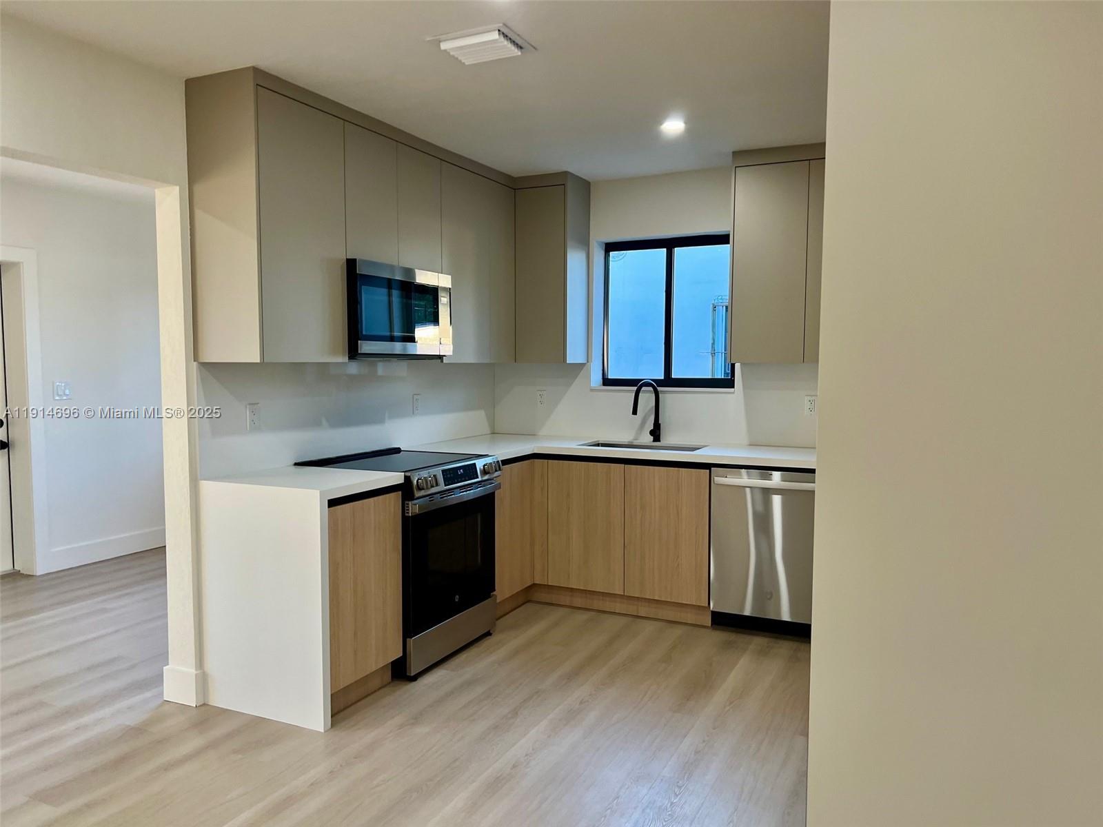 PALM ESTATES - Residential