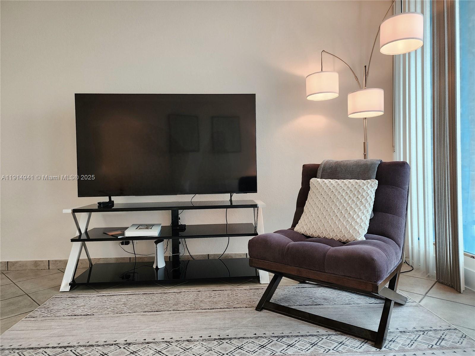 ALEXANDER TOWERS CONDO - Residential