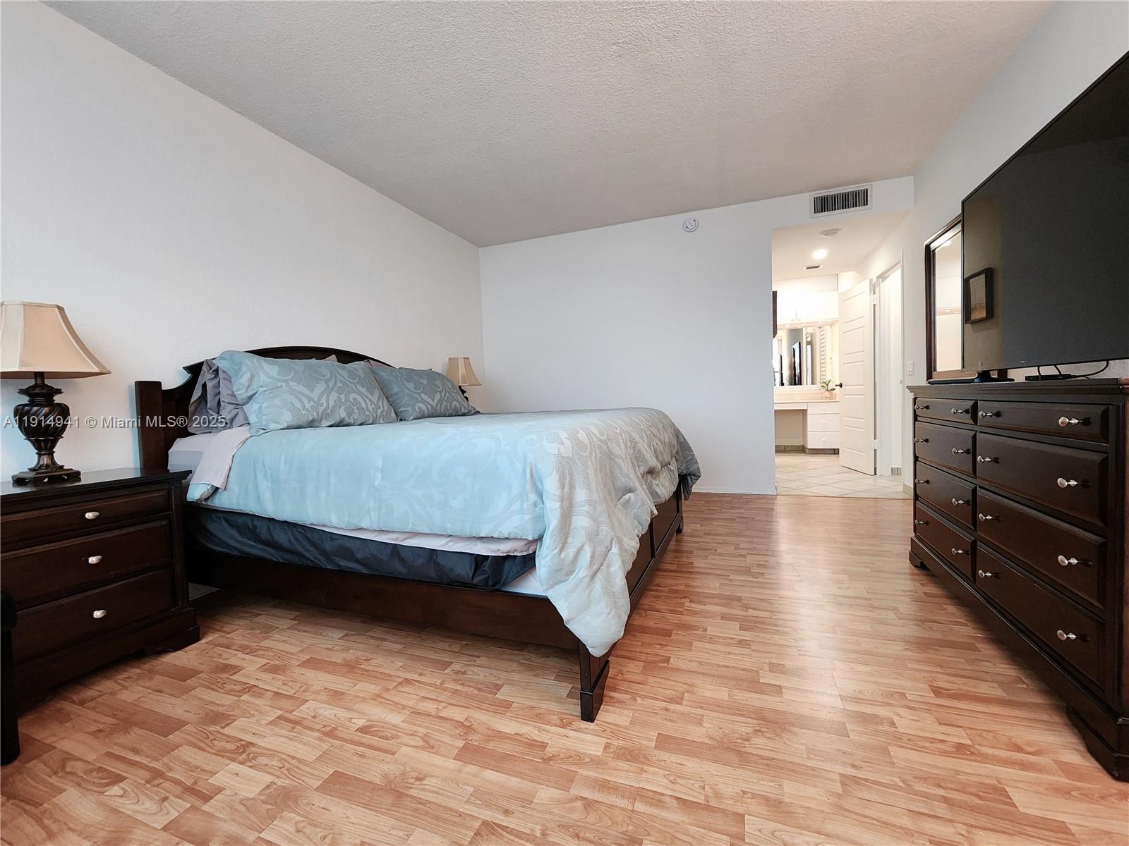 ALEXANDER TOWERS CONDO - Residential