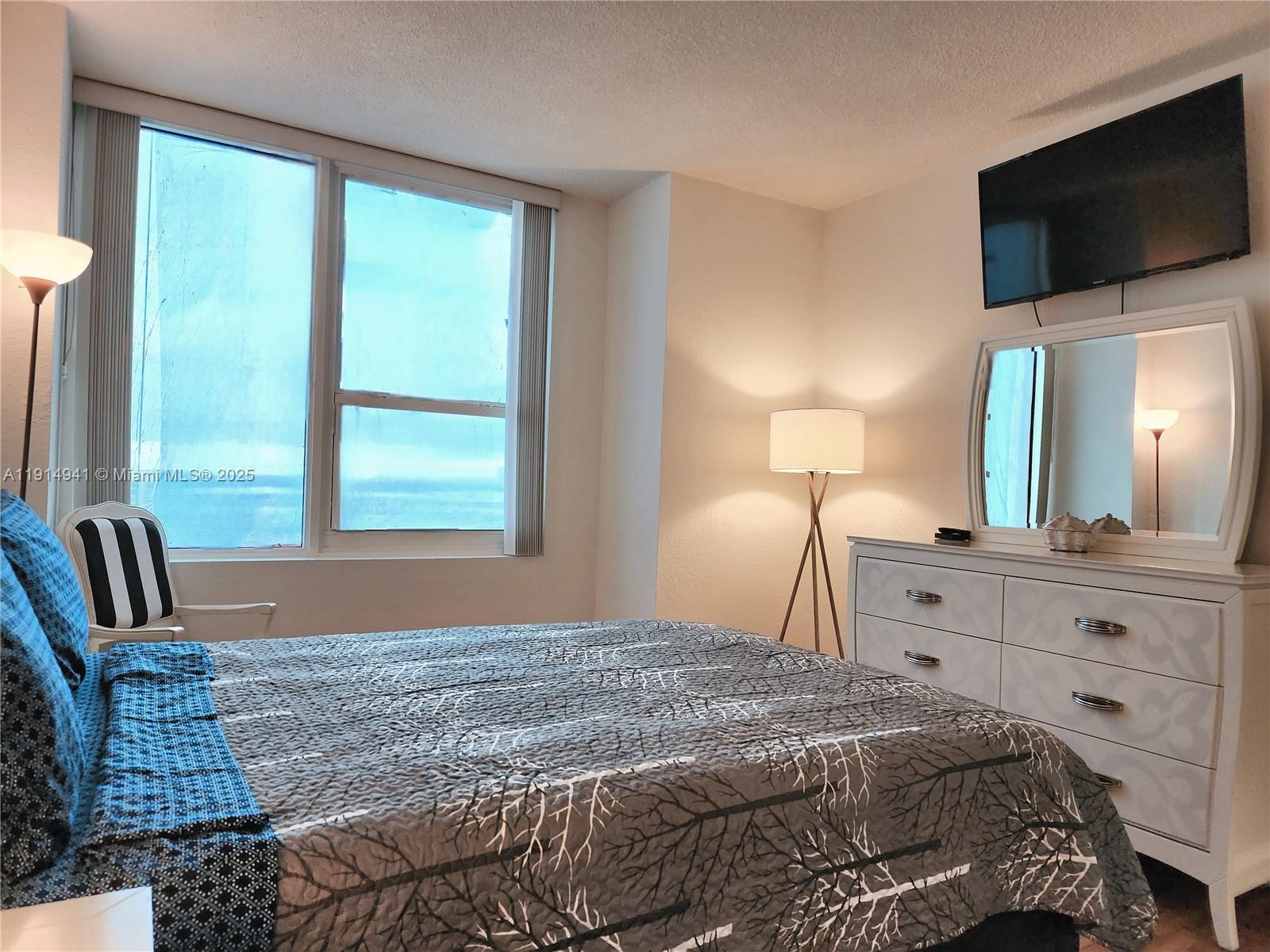 ALEXANDER TOWERS CONDO - Residential