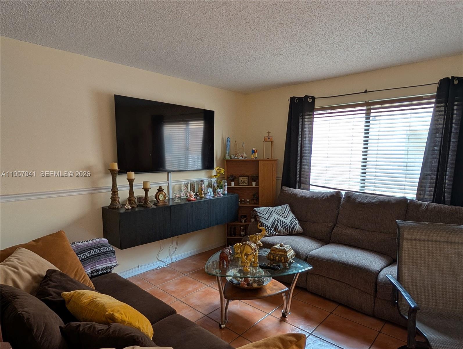 PASEO REAL CONDO - Residential