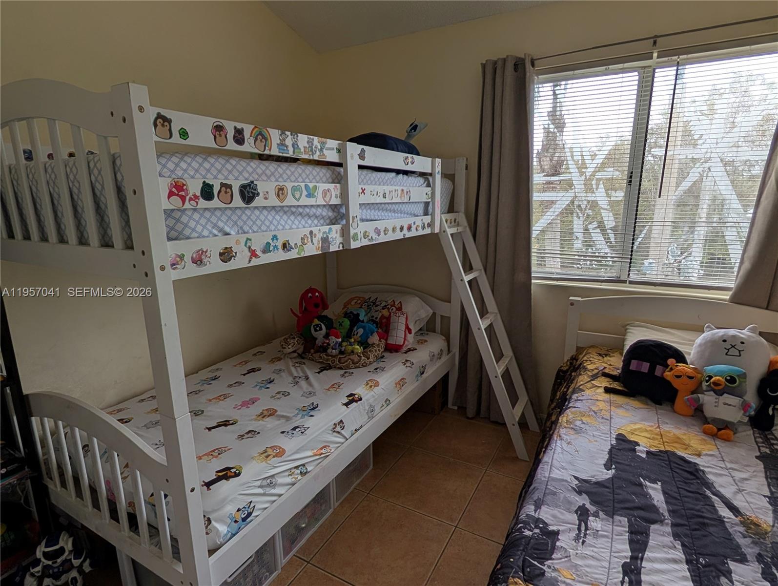 PASEO REAL CONDO - Residential