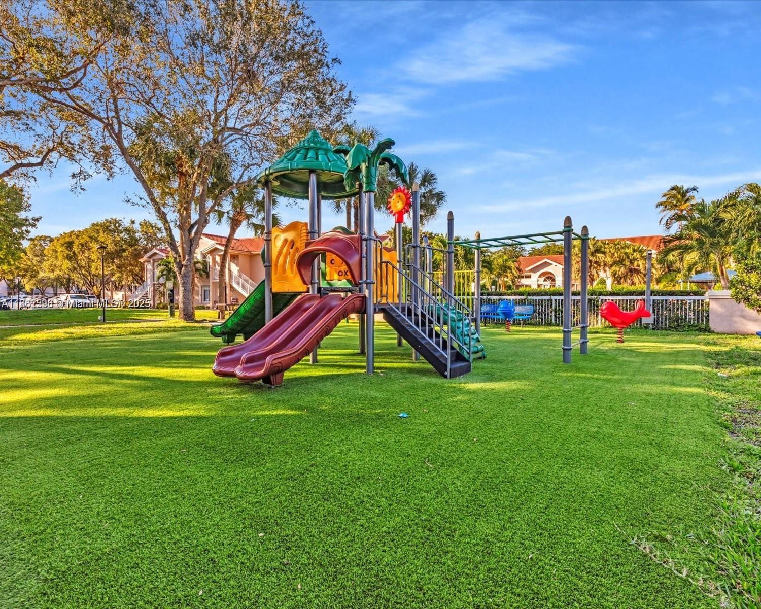 ROYAL PALM PLACE - Residential