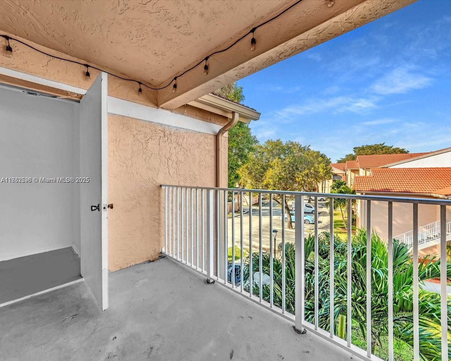 ROYAL PALM PLACE - Residential