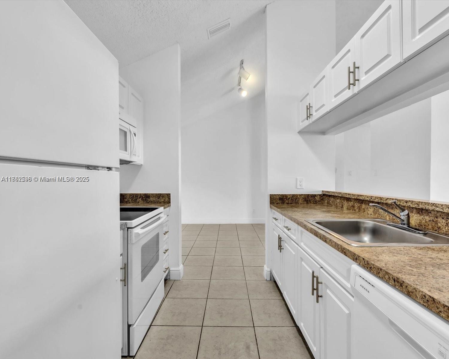 ROYAL PALM PLACE - Residential