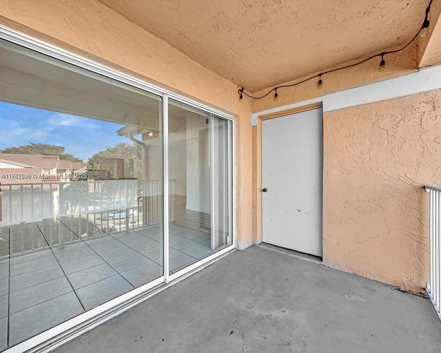 ROYAL PALM PLACE - Residential