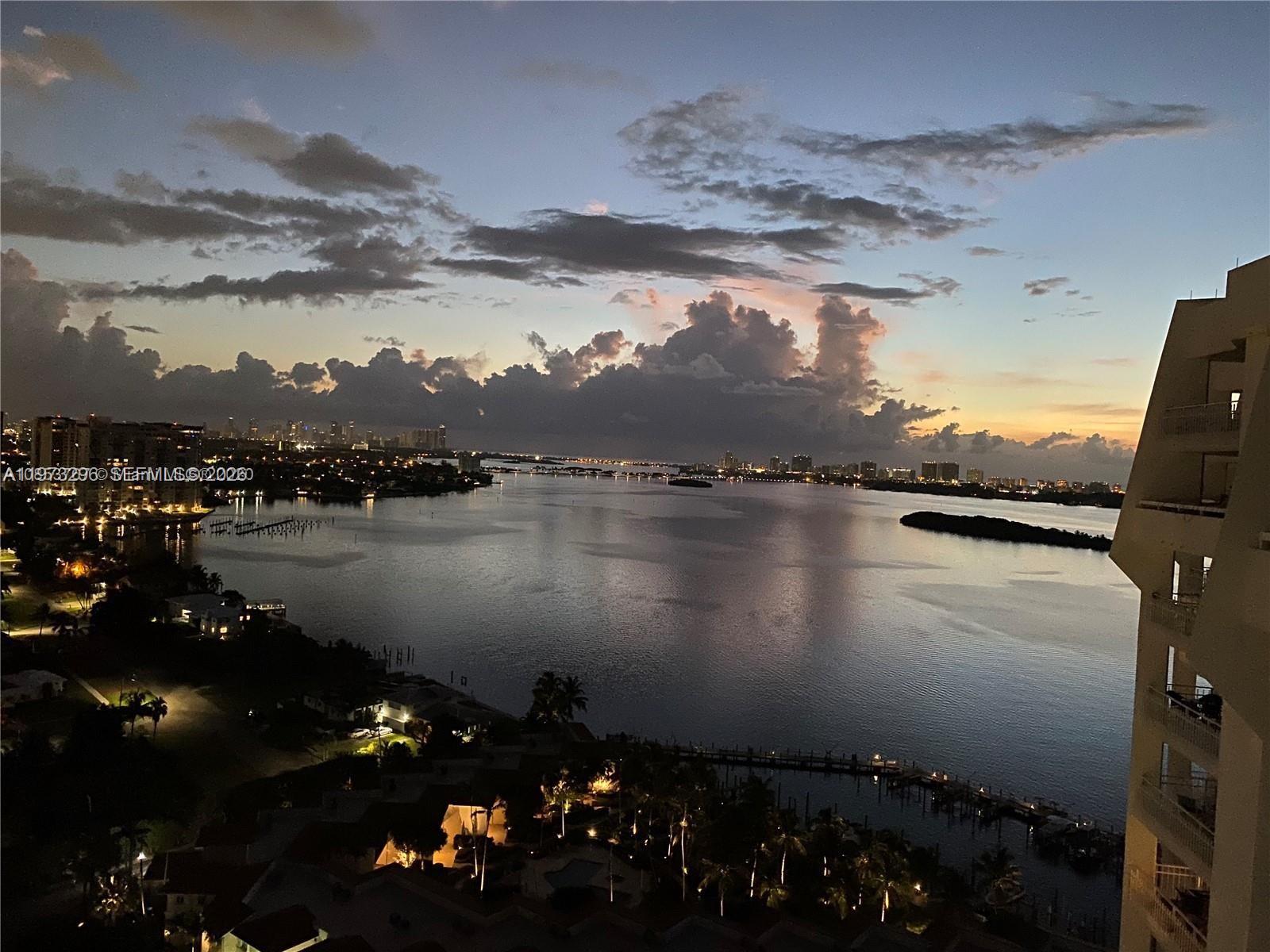 TOWERS OF QUAYSIDE CONDO - Residential