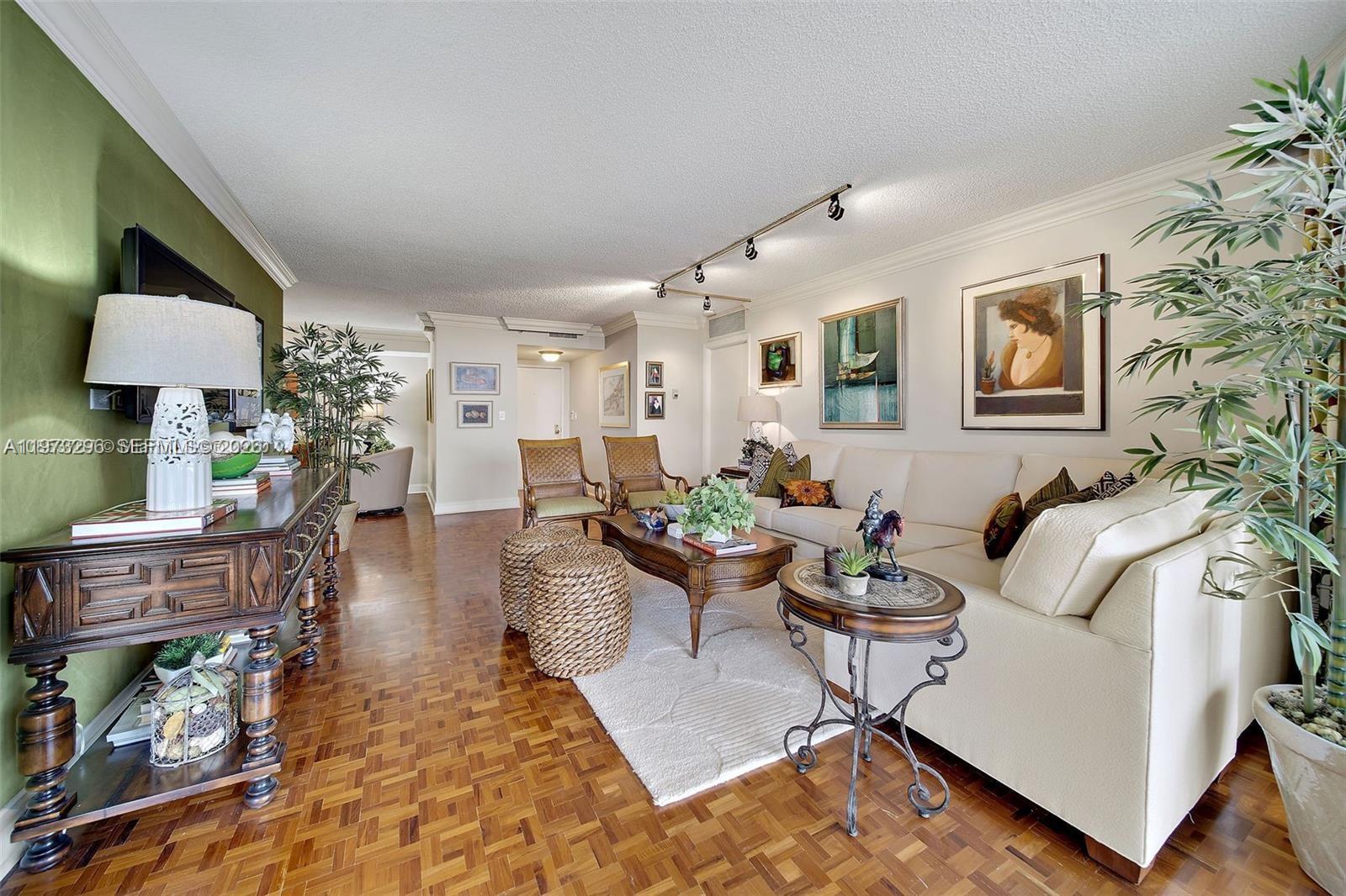 TOWERS OF QUAYSIDE CONDO - Residential