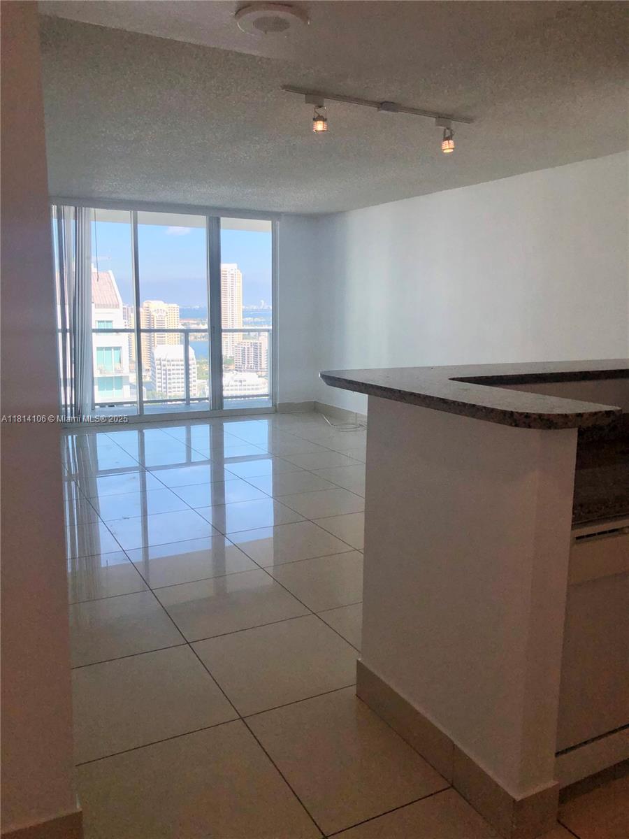THE MARK ON BRICKELL COND - Residential Lease