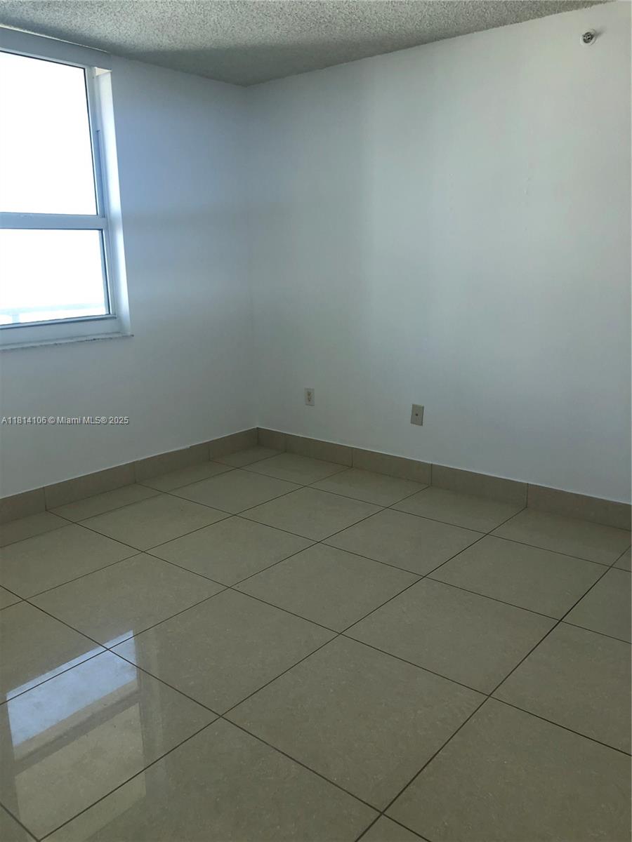 THE MARK ON BRICKELL COND - Residential Lease