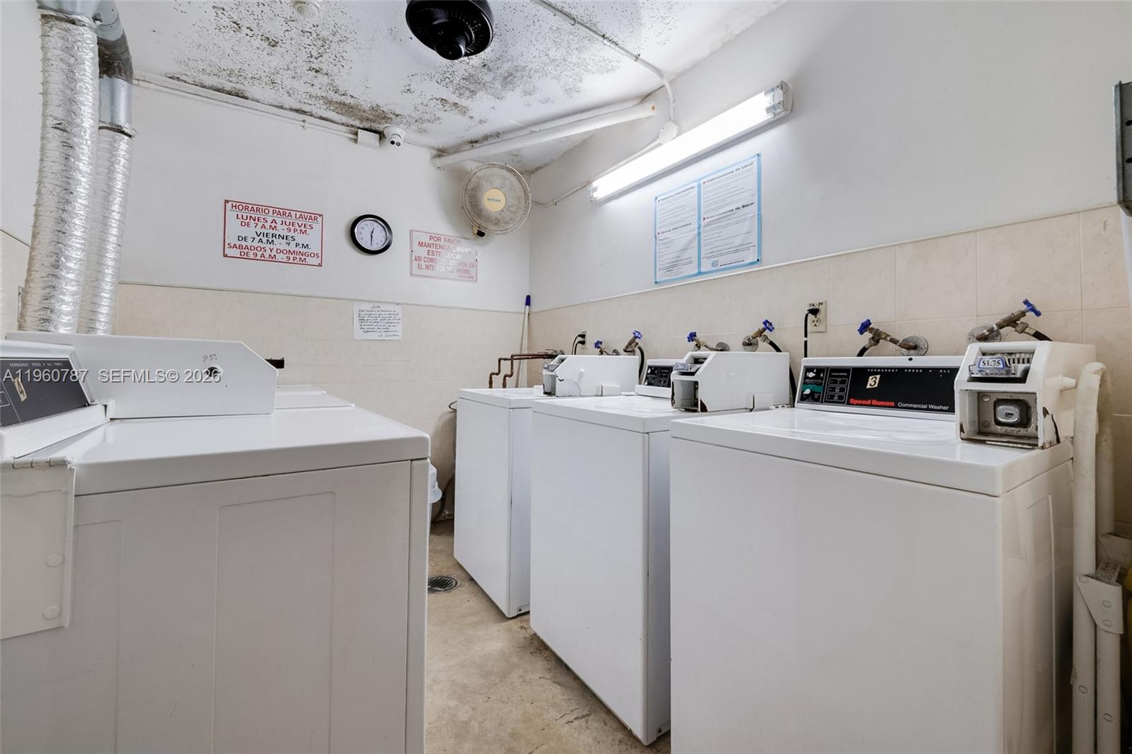 PALM BREEZE CONDO - Residential