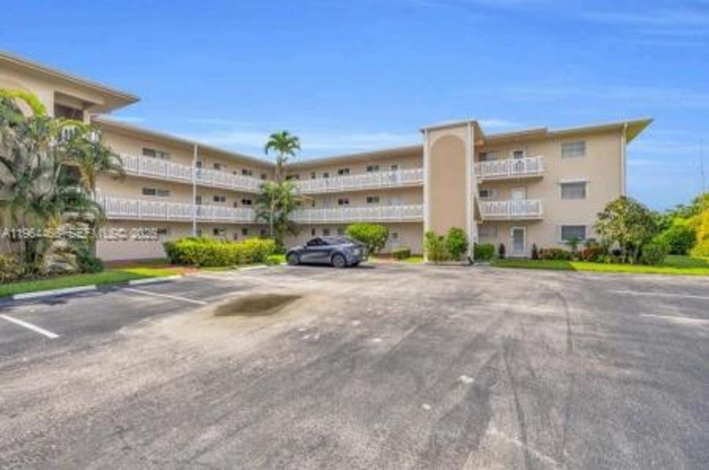 Photo of 2724 S Garden Dr S #205, Lake Worth, FL 33461 (MLS # A11964466)