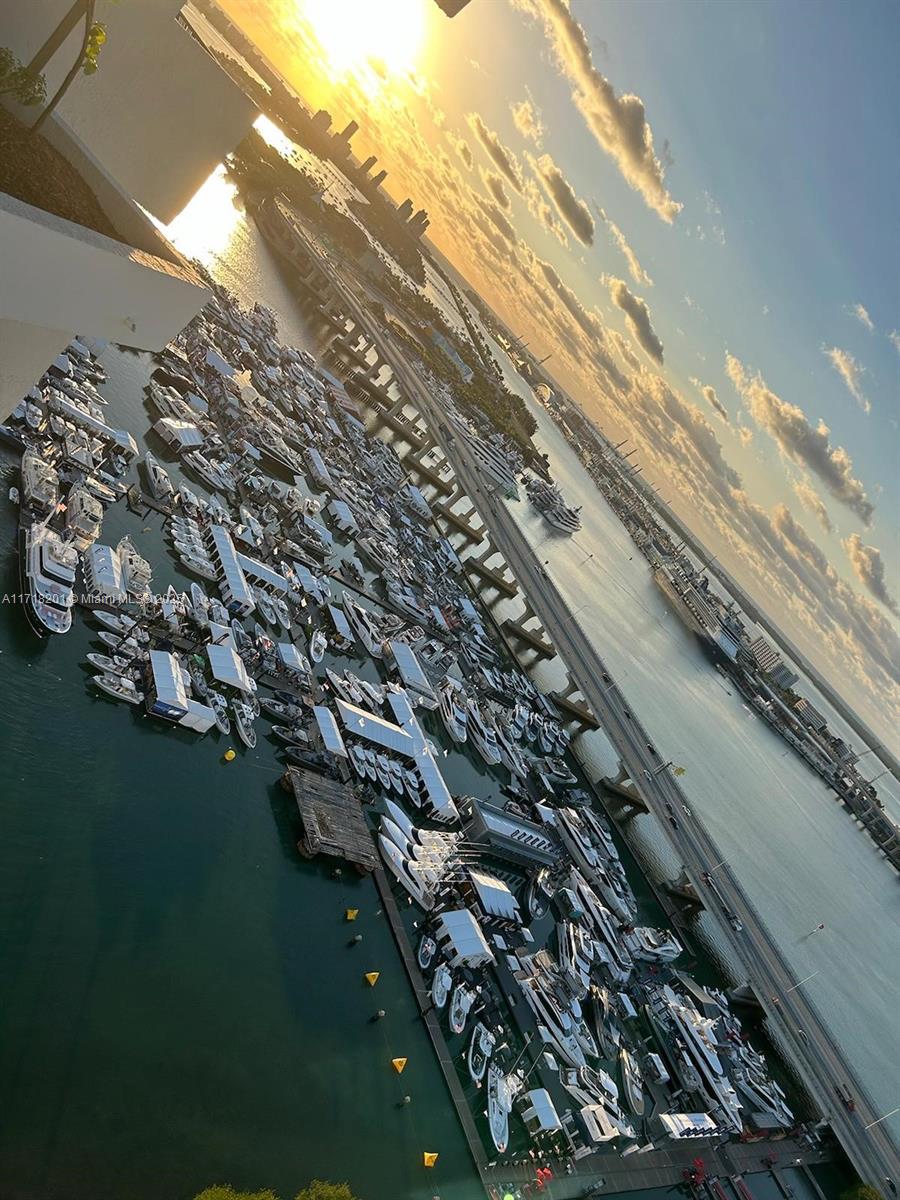 VENETIA CONDO - Residential