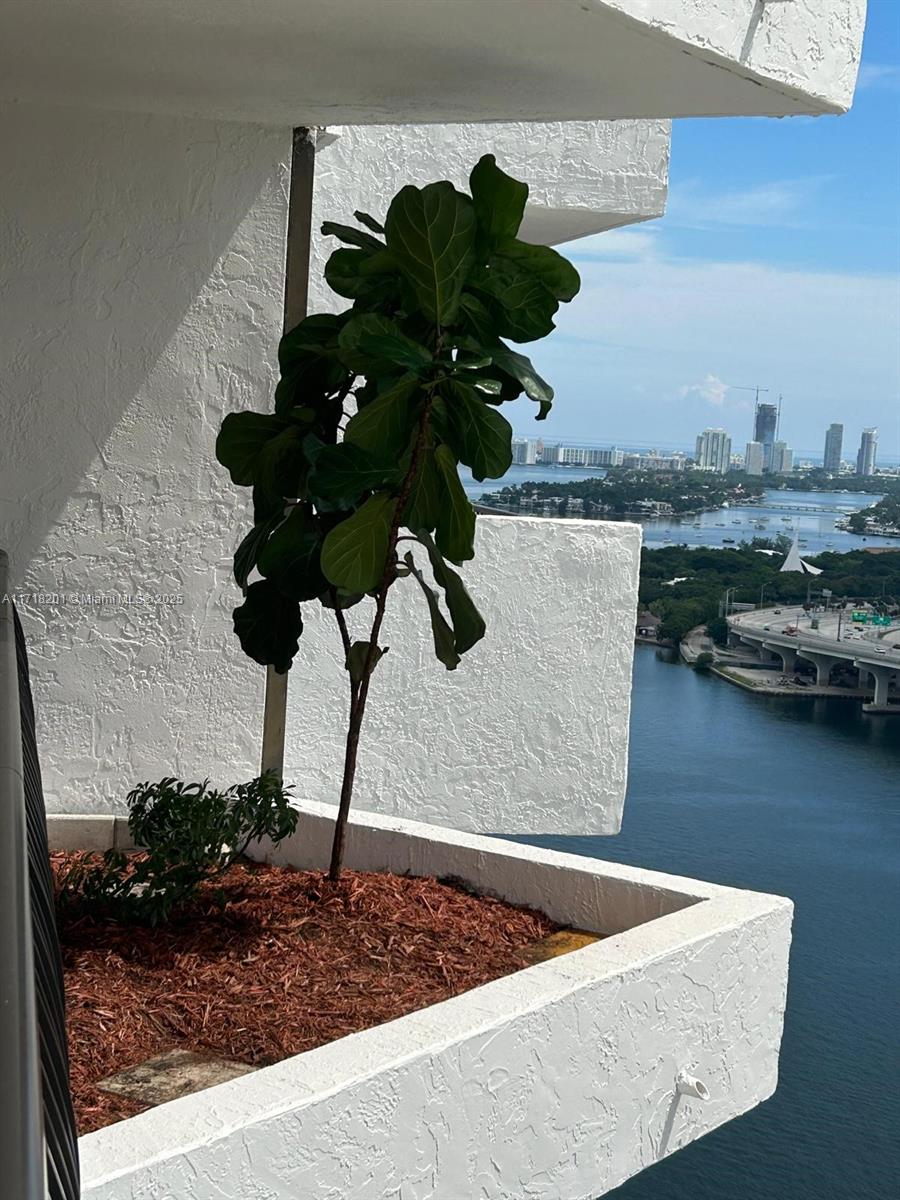VENETIA CONDO - Residential
