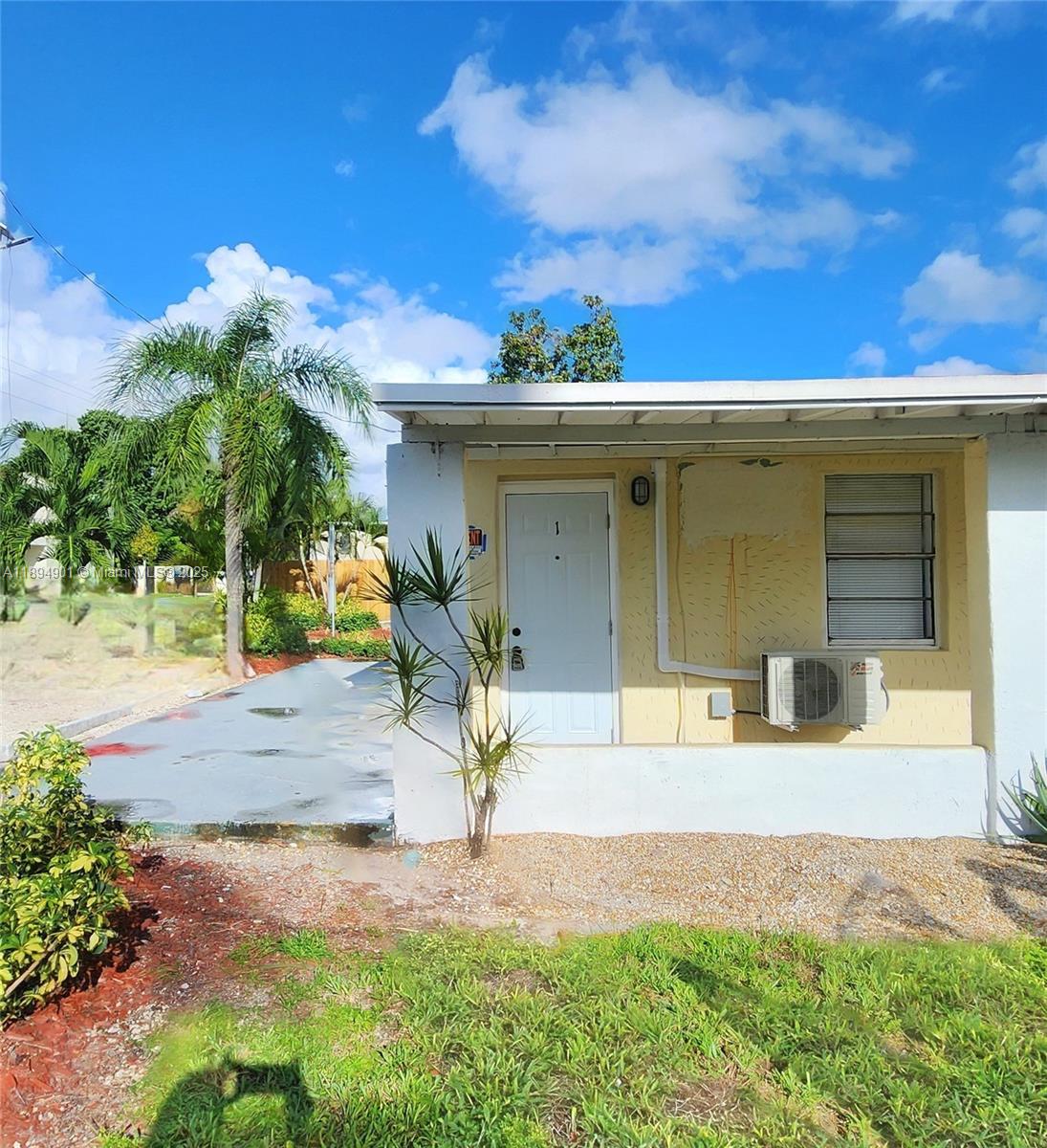 HOLLYWOOD BEACH GARDENS - Residential Lease