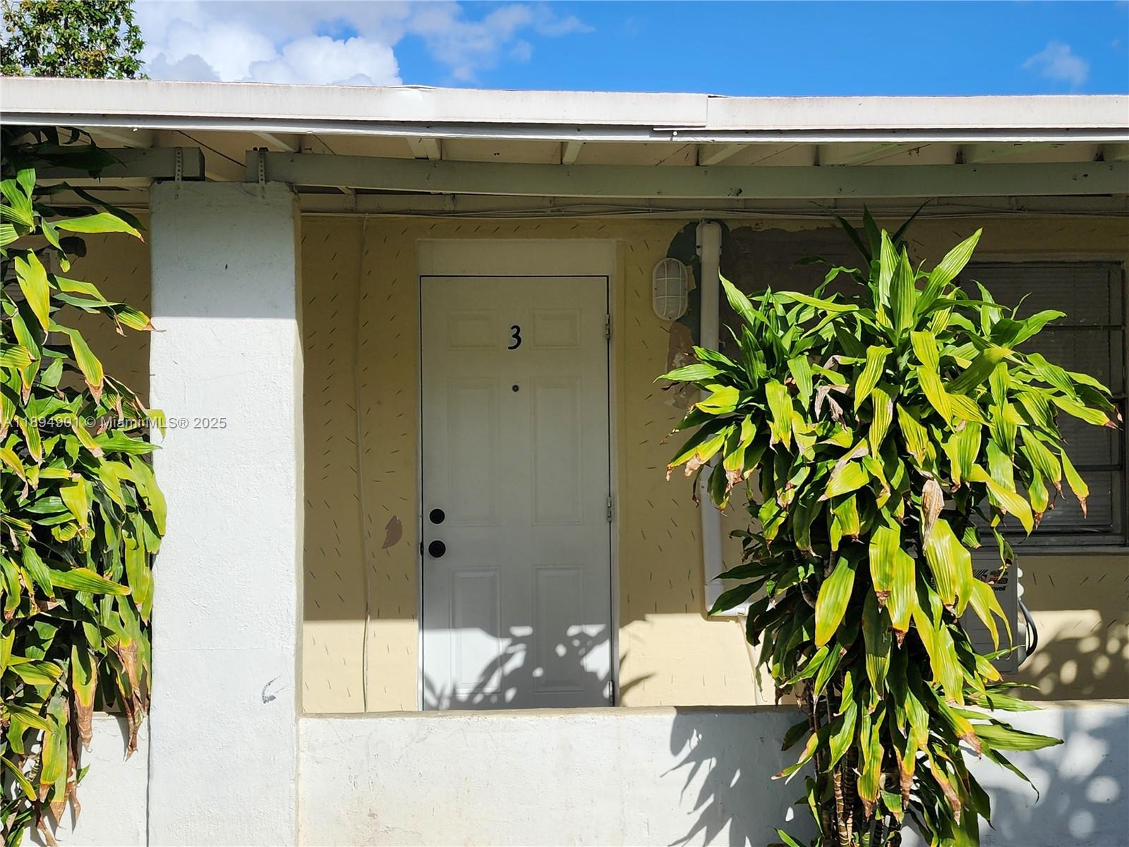 HOLLYWOOD BEACH GARDENS - Residential Lease