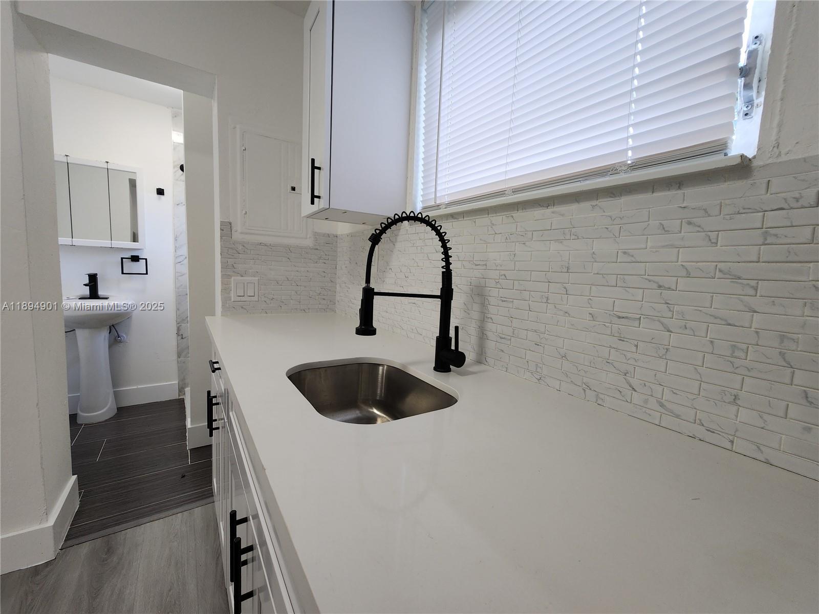 HOLLYWOOD BEACH GARDENS - Residential Lease