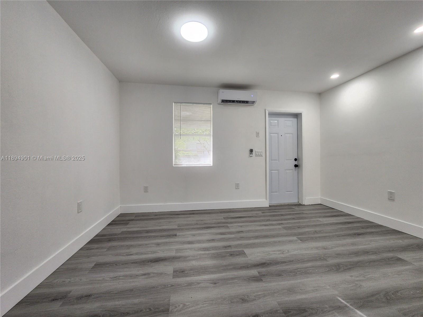 HOLLYWOOD BEACH GARDENS - Residential Lease
