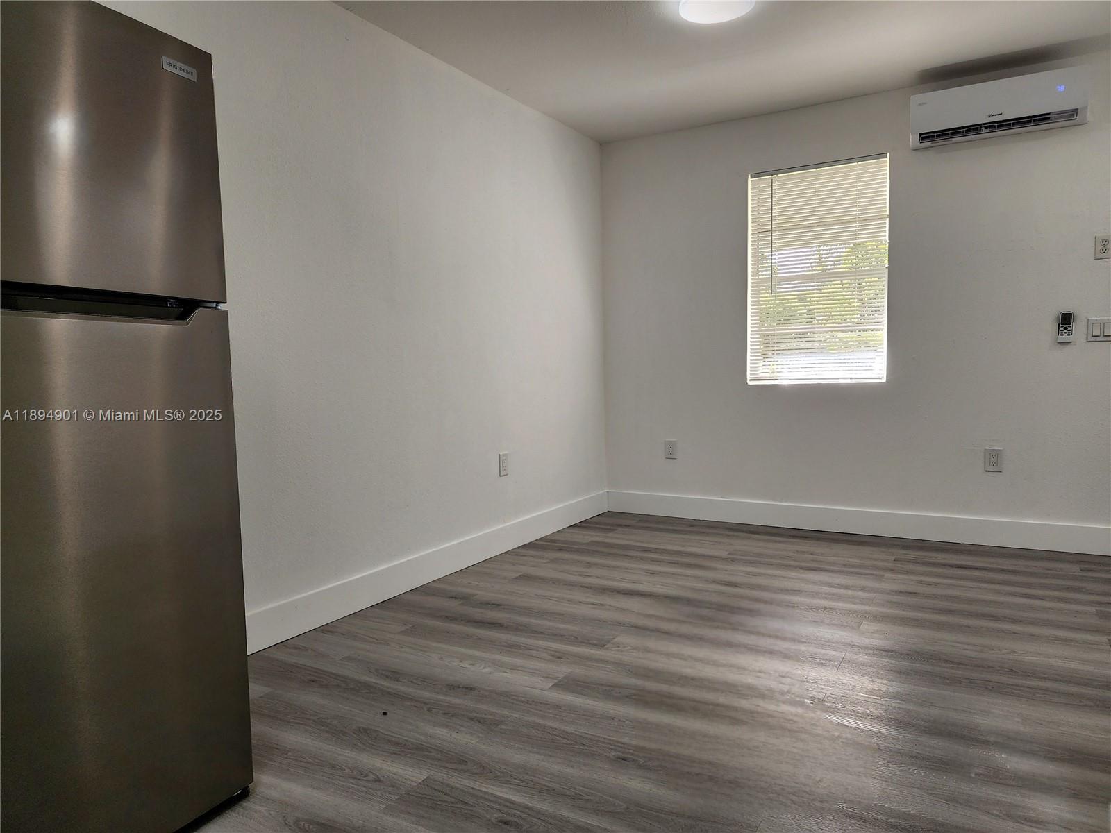 HOLLYWOOD BEACH GARDENS - Residential Lease