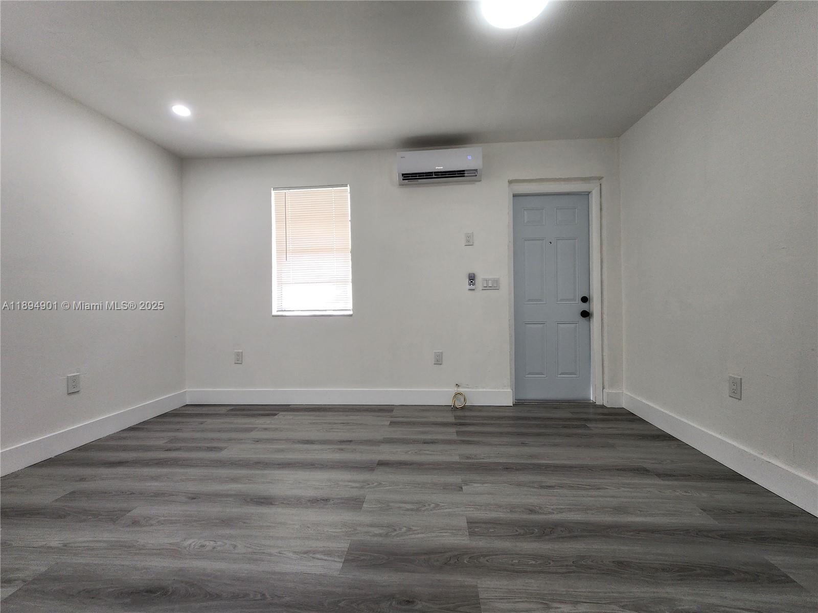 HOLLYWOOD BEACH GARDENS - Residential Lease