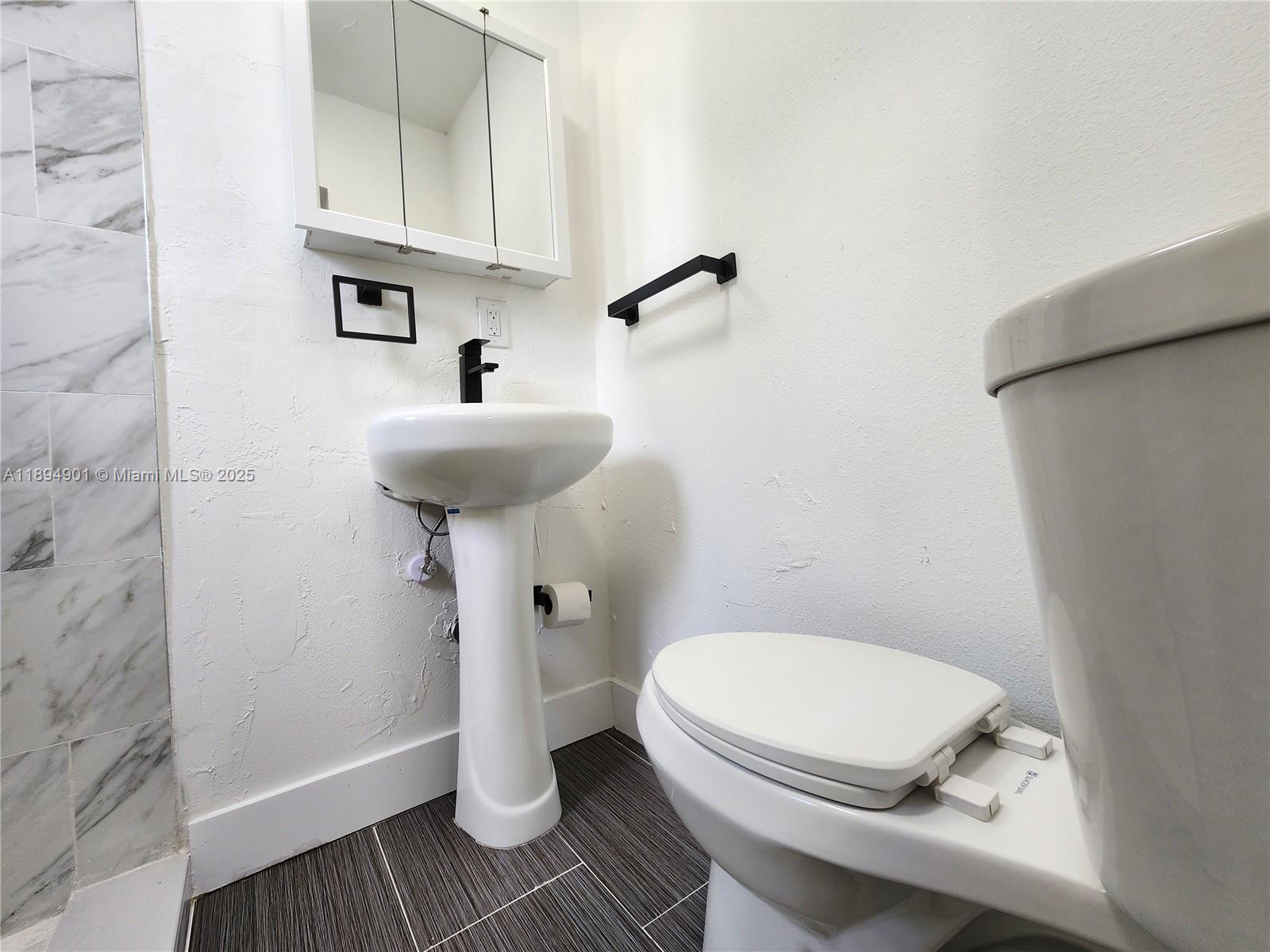 HOLLYWOOD BEACH GARDENS - Residential Lease