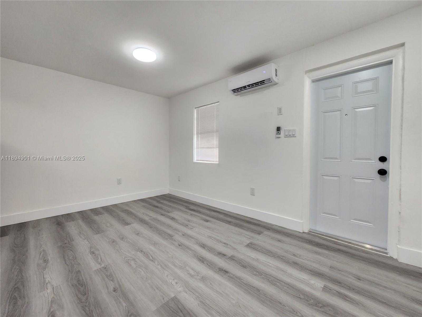 HOLLYWOOD BEACH GARDENS - Residential Lease