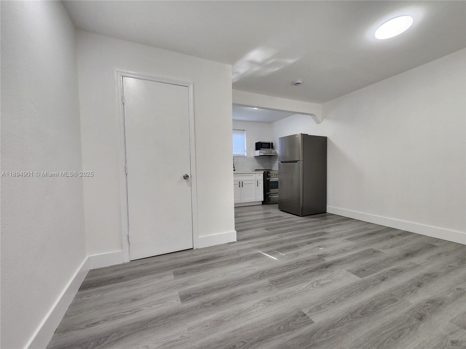 HOLLYWOOD BEACH GARDENS - Residential Lease