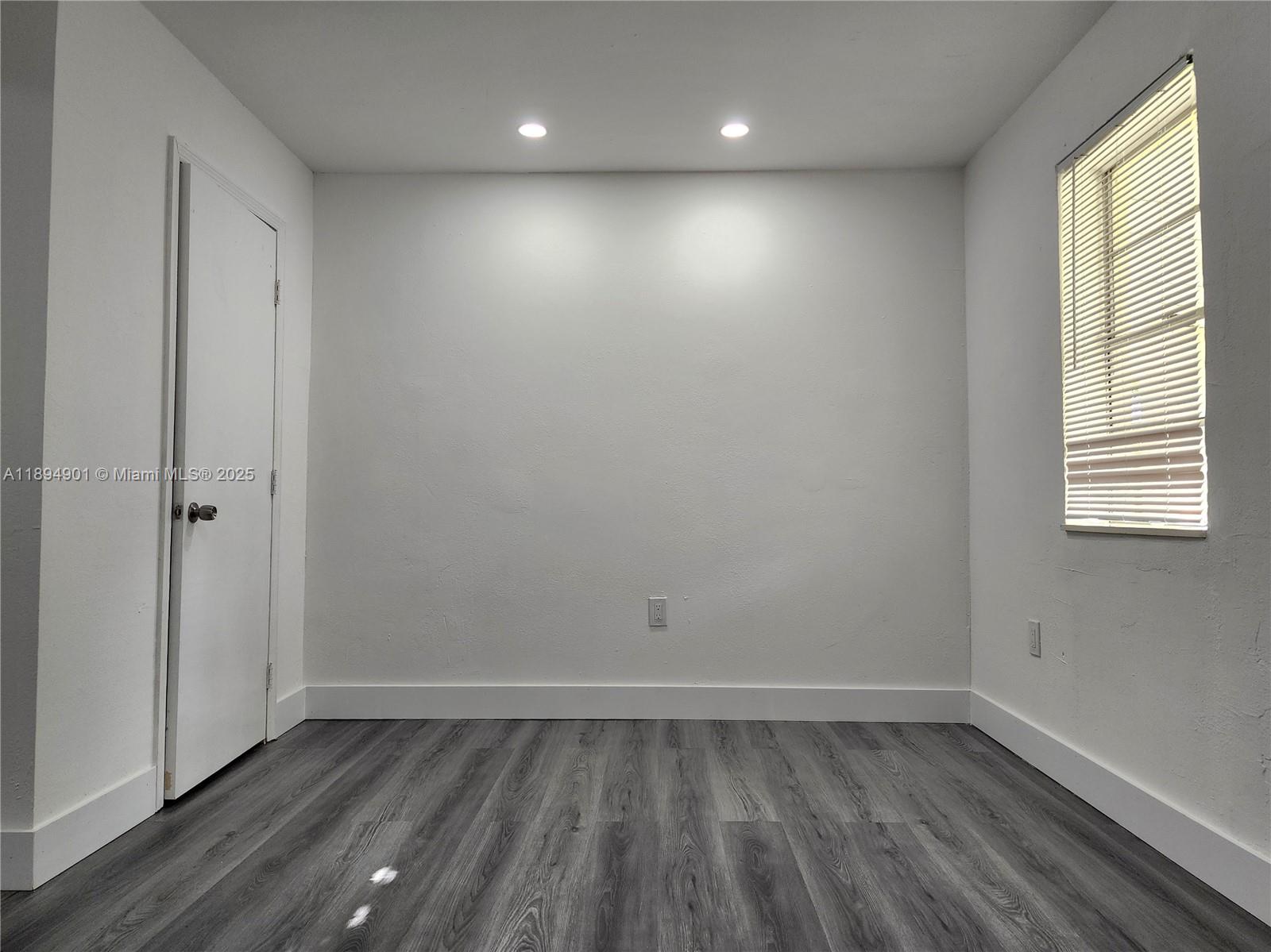 HOLLYWOOD BEACH GARDENS - Residential Lease