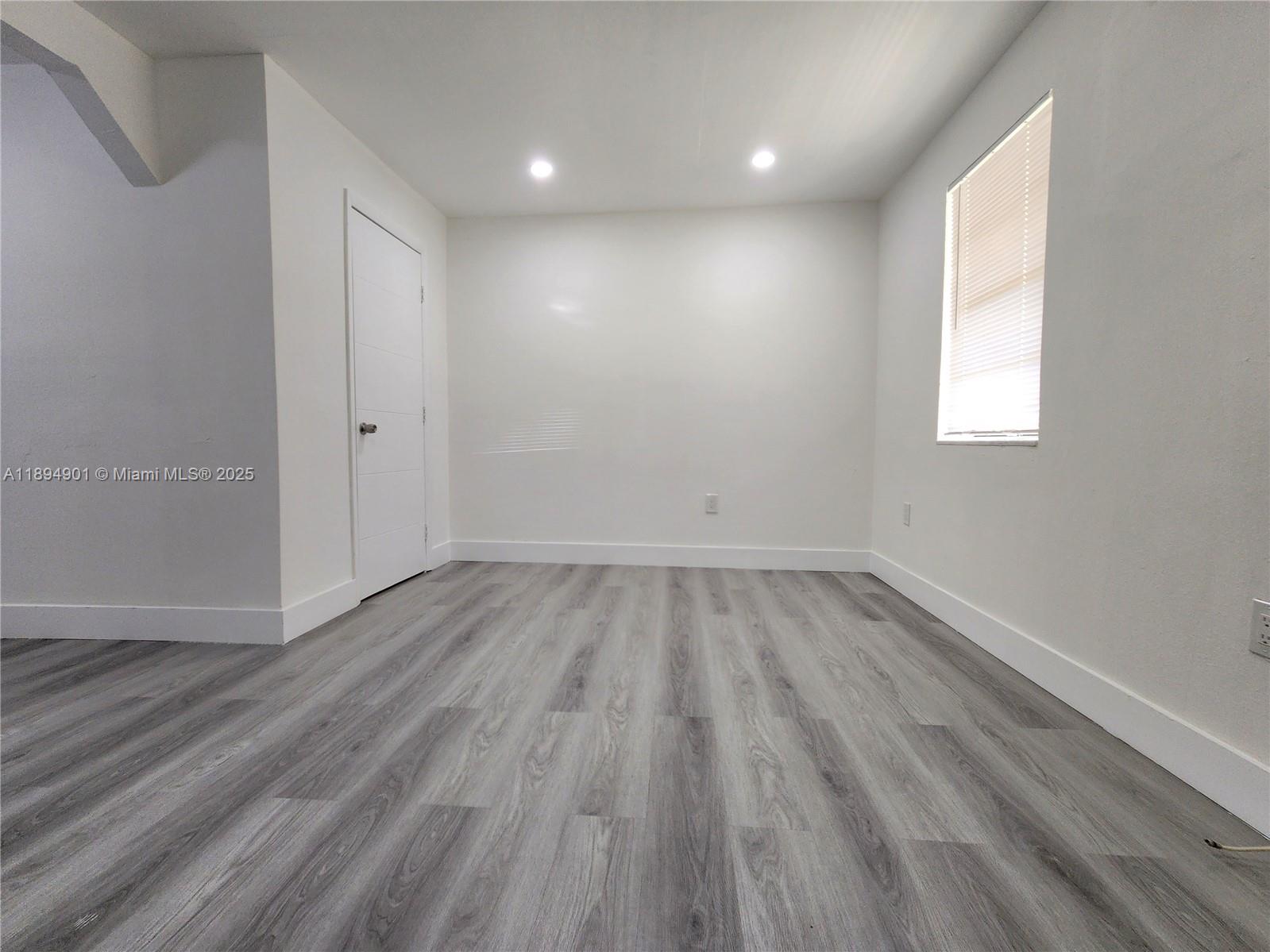 HOLLYWOOD BEACH GARDENS - Residential Lease