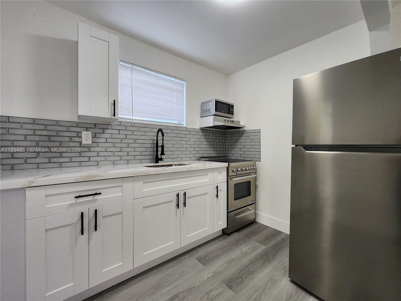 HOLLYWOOD BEACH GARDENS - Residential Lease