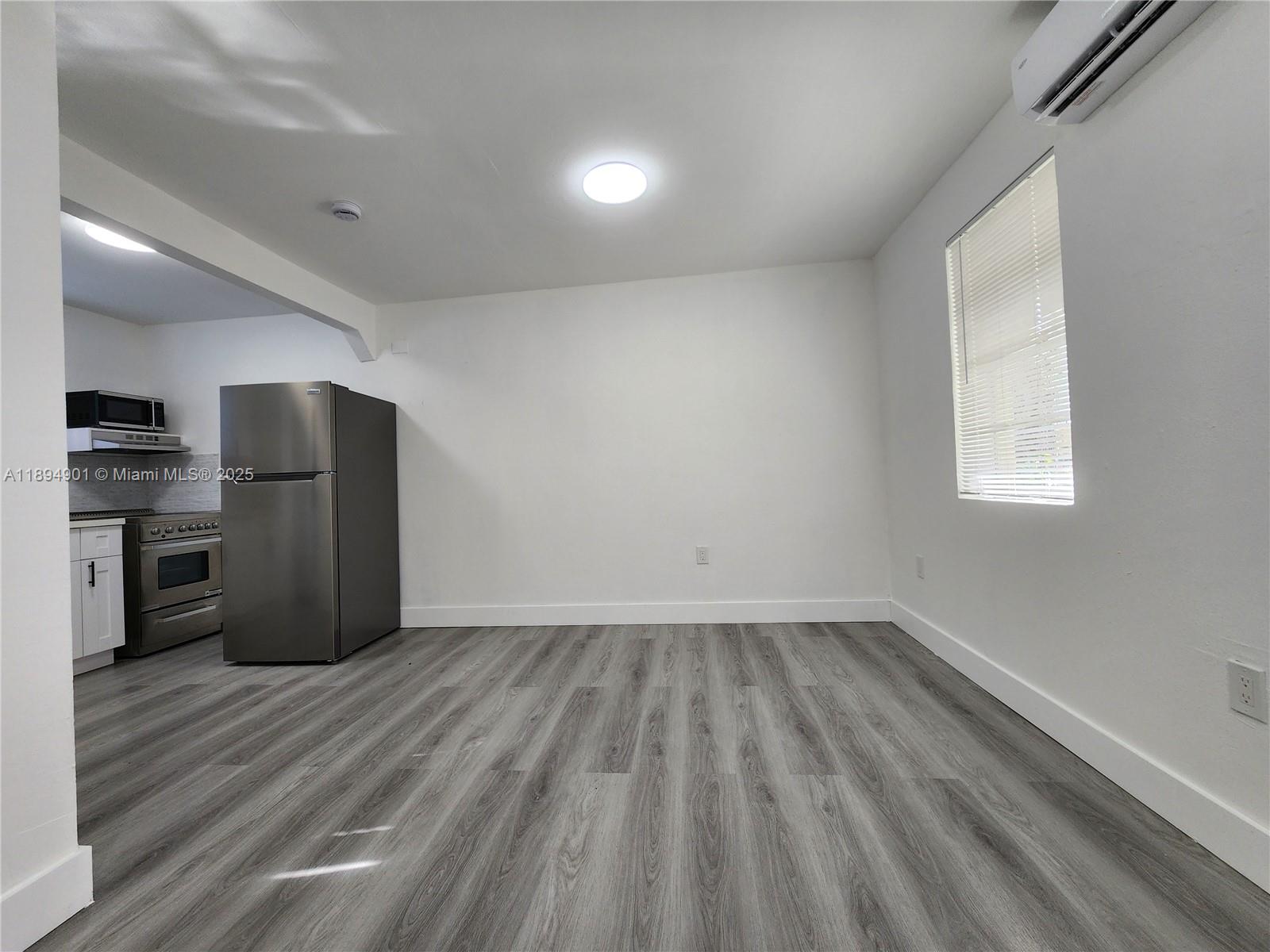 HOLLYWOOD BEACH GARDENS - Residential Lease