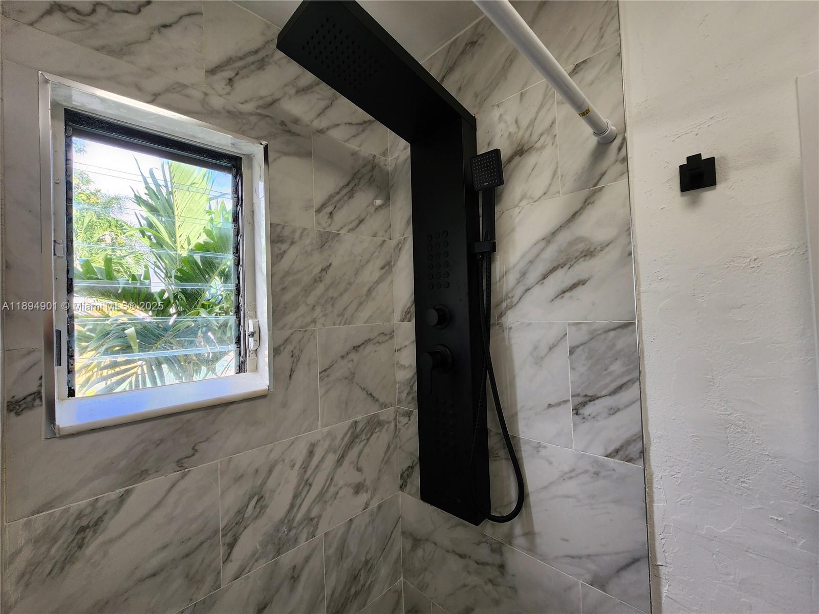 HOLLYWOOD BEACH GARDENS - Residential Lease