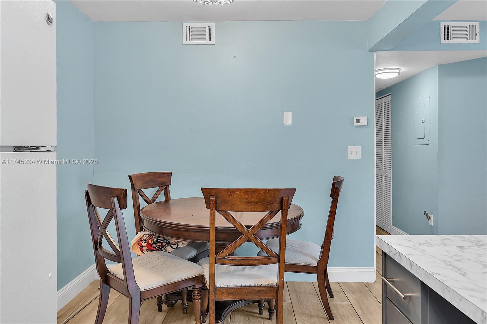 251 W Palm Cir W 207