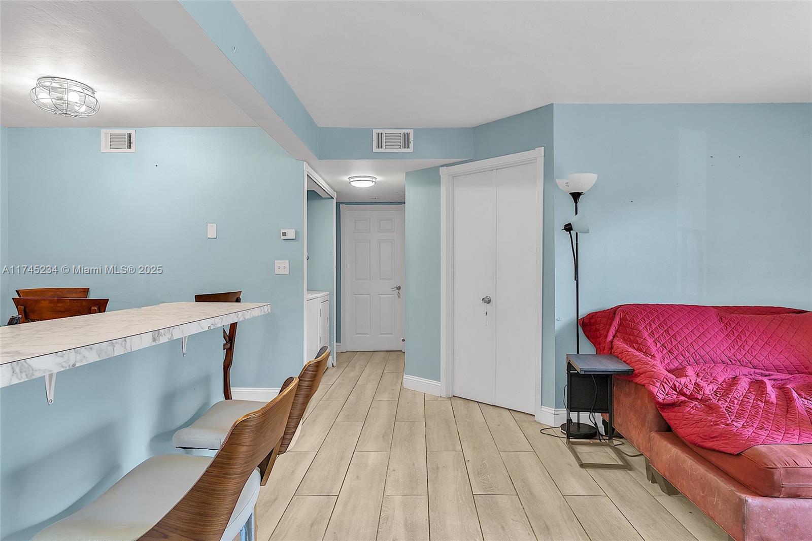 251 W Palm Cir W 207