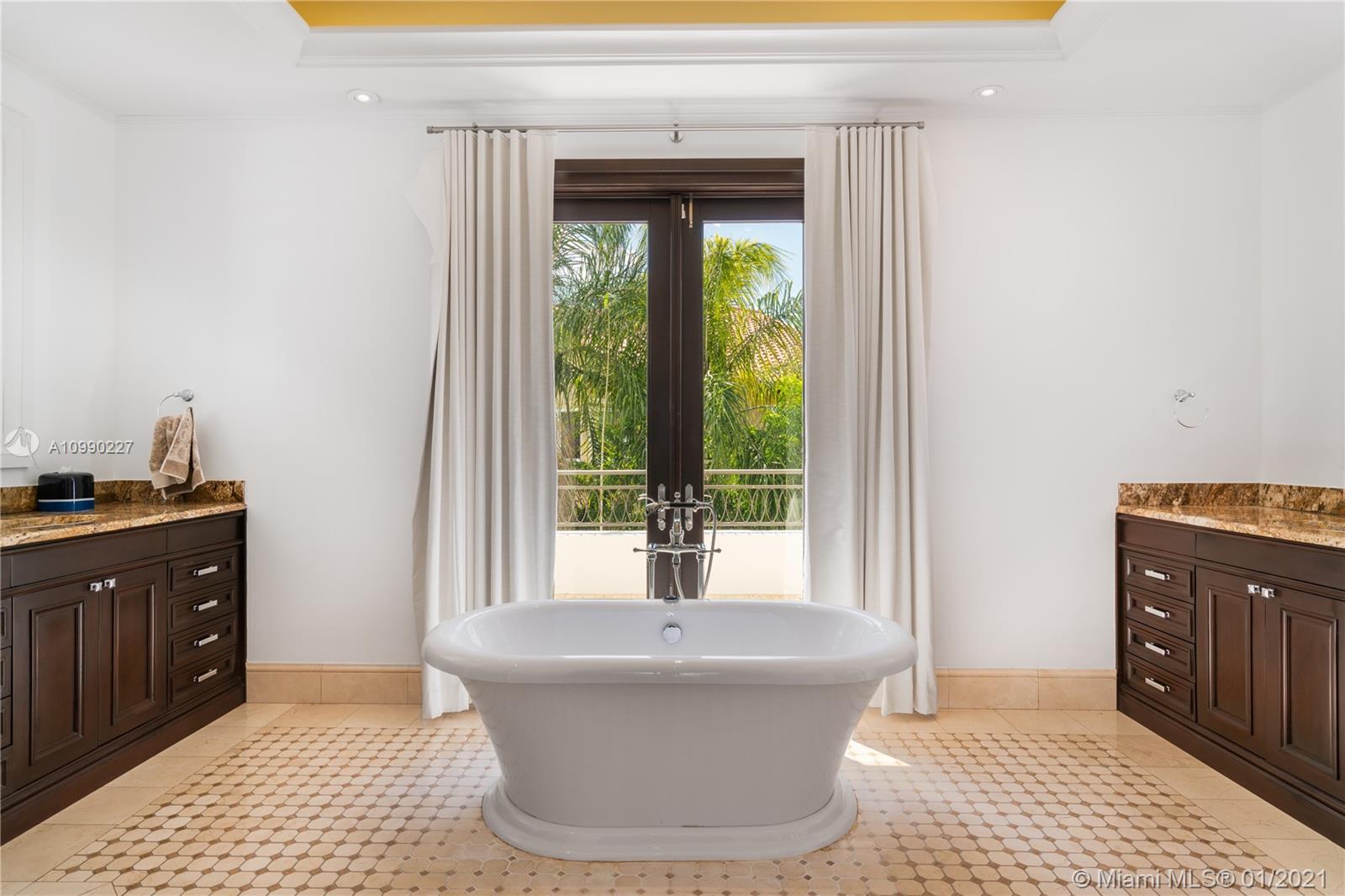 CRYSTAL VIEW - Residential