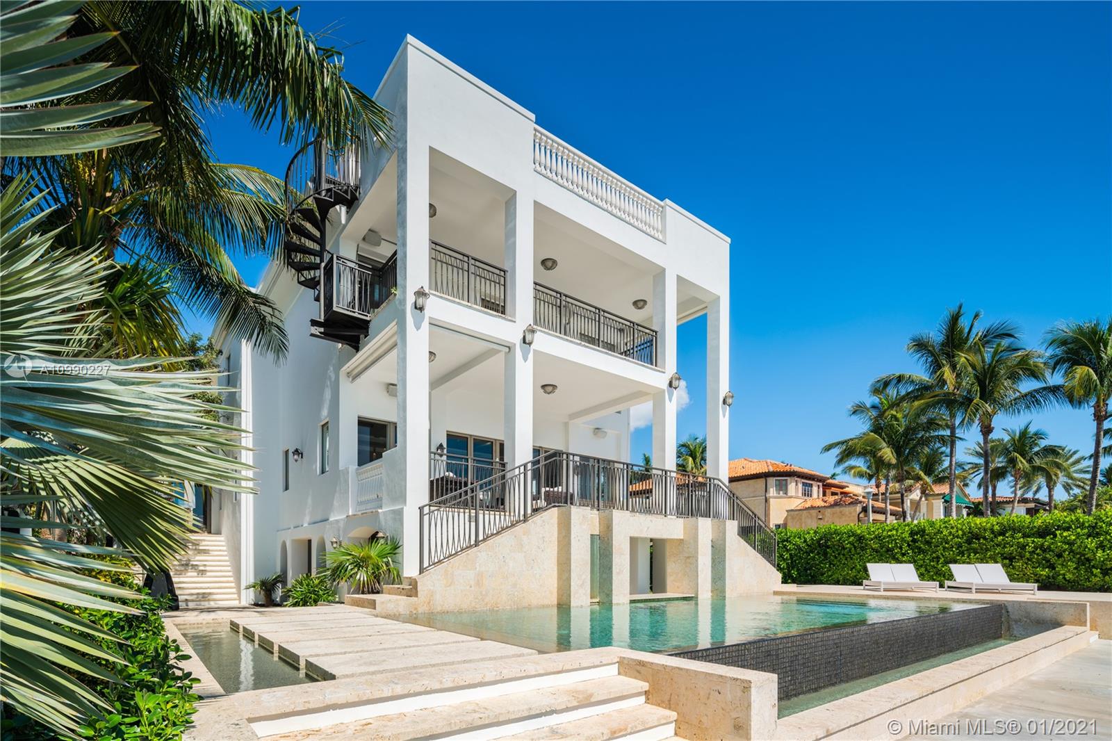 CRYSTAL VIEW - Residential