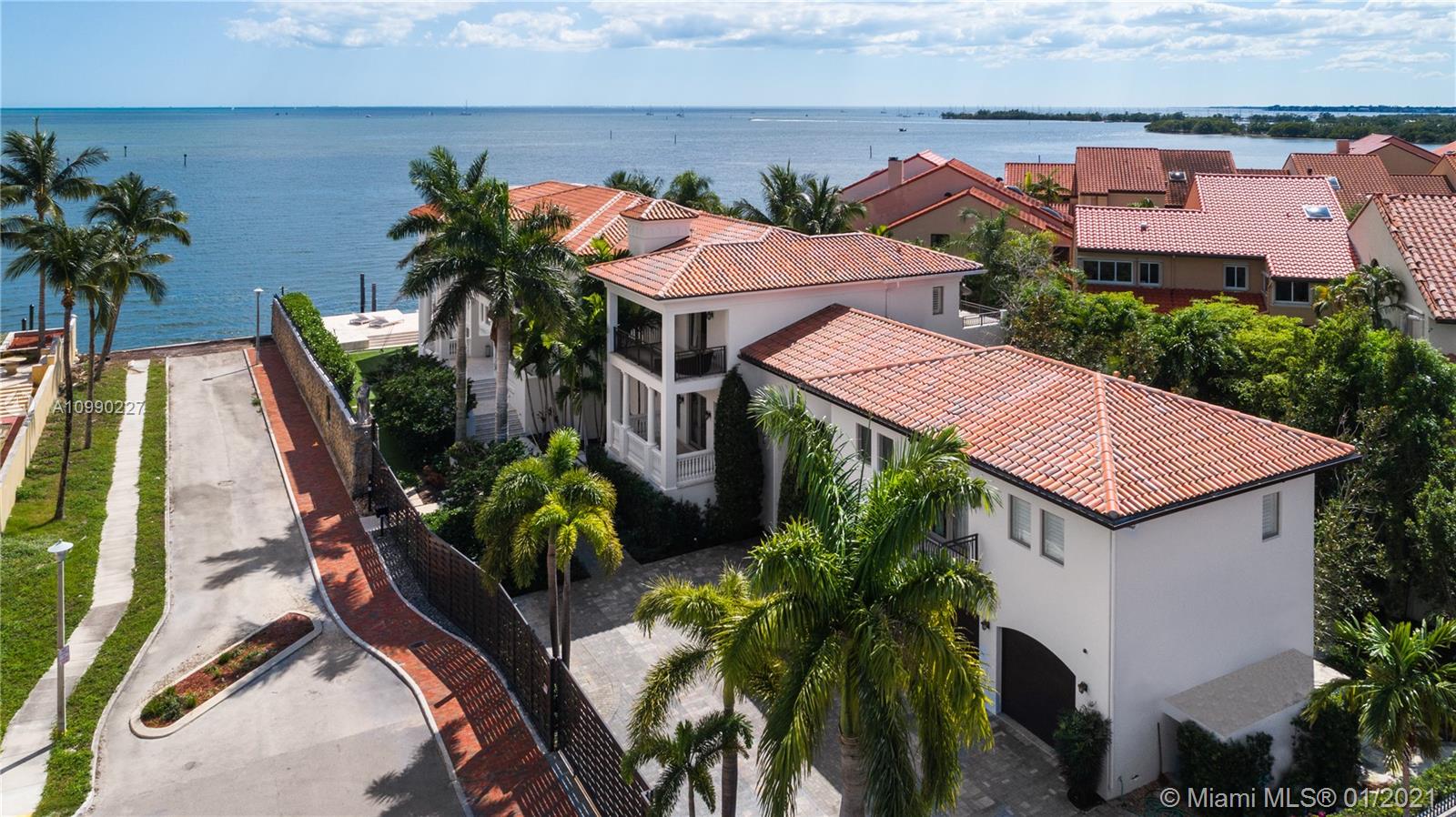 CRYSTAL VIEW - Residential