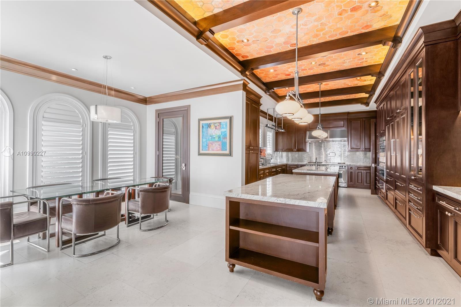 CRYSTAL VIEW - Residential