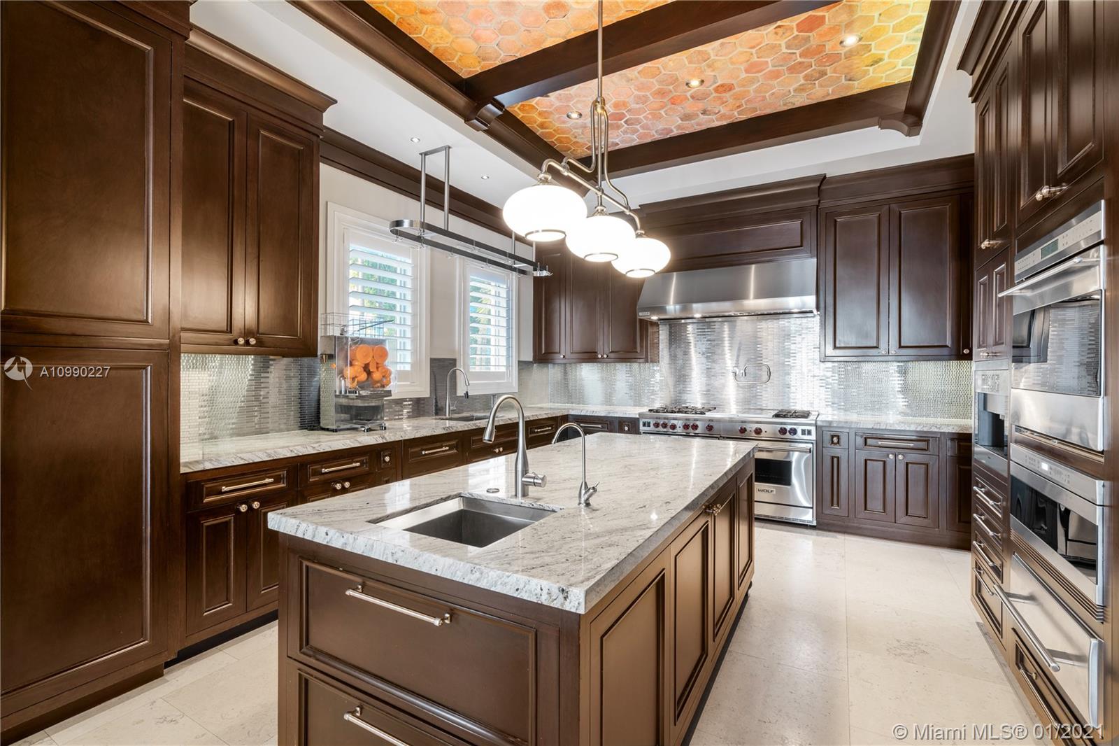 CRYSTAL VIEW - Residential