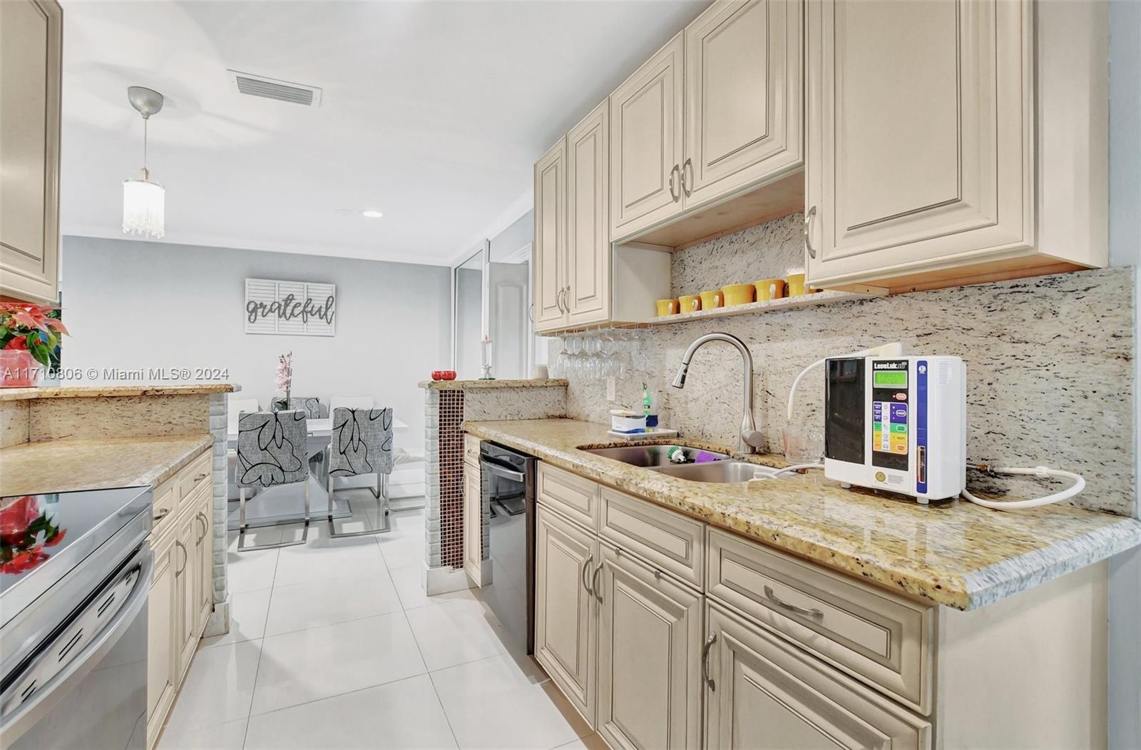 CRYSTAL LAKE 4TH SEC - Residential