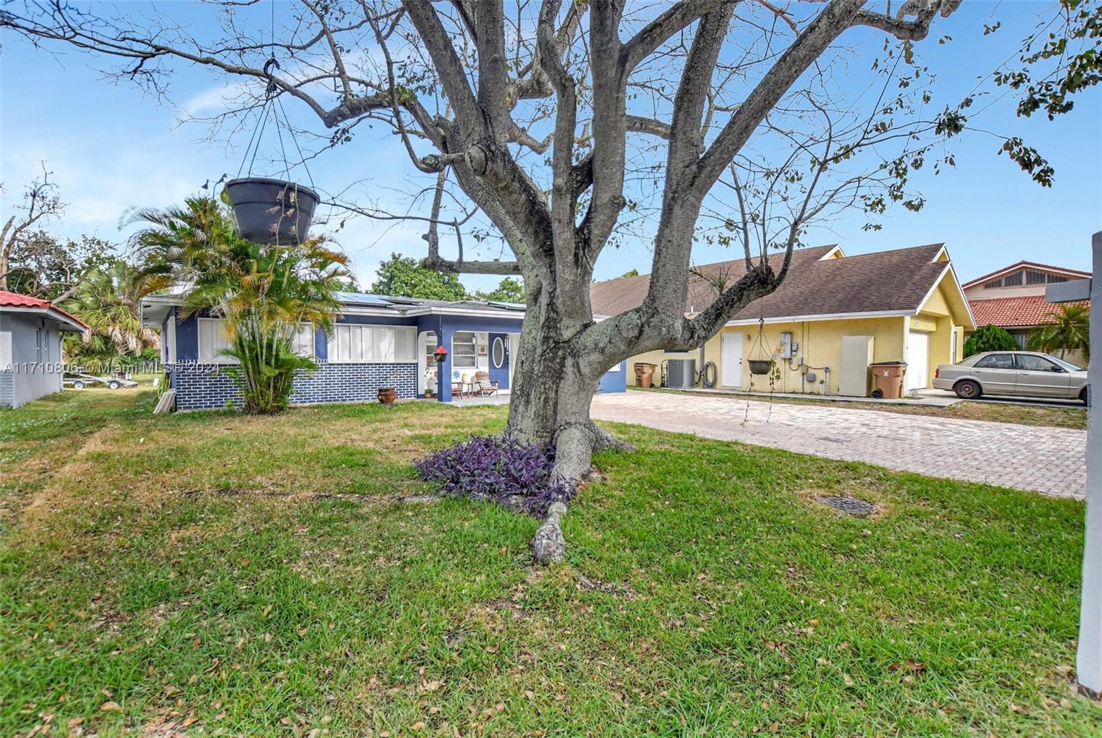 CRYSTAL LAKE 4TH SEC - Residential
