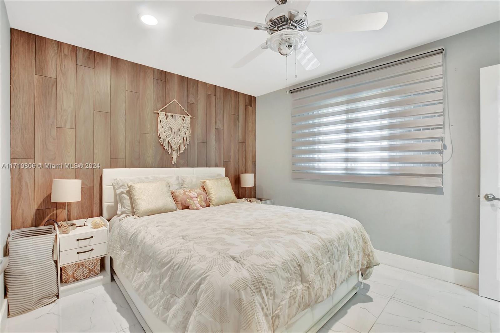 CRYSTAL LAKE 4TH SEC - Residential